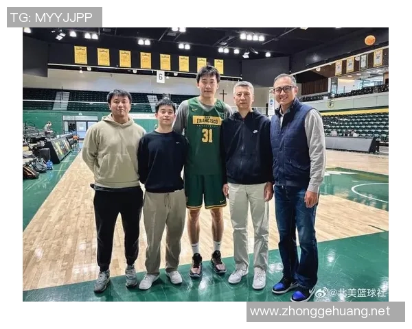 旧金山大学赛季首战对阵犹他州大学 王俊杰首发出战 赵维伦替补 旧金山大学赛季首战对阵犹他州大学 王俊杰首发出战 赵维伦替补