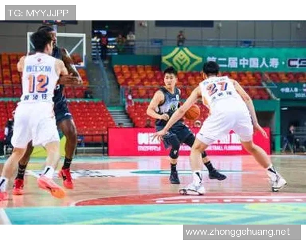 福建男篮新秀杨曦皓首秀砍16分2帽，末节12分显潜力